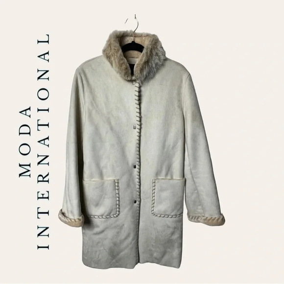 Moda INTERNATIONAL FAUX FUR AND FAUX‎ SUEDE LONG COAT SIZE MEDIUM BEIGE BUTTONS - Picture 1 of 11
